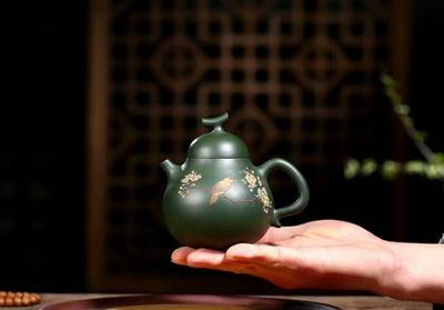 Green Teapot