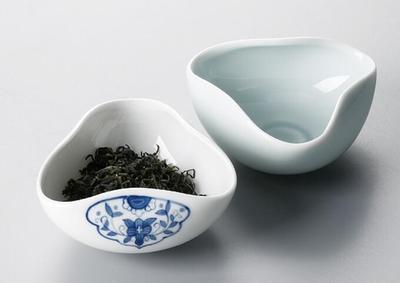 Hand Printed Porcelain Cha He